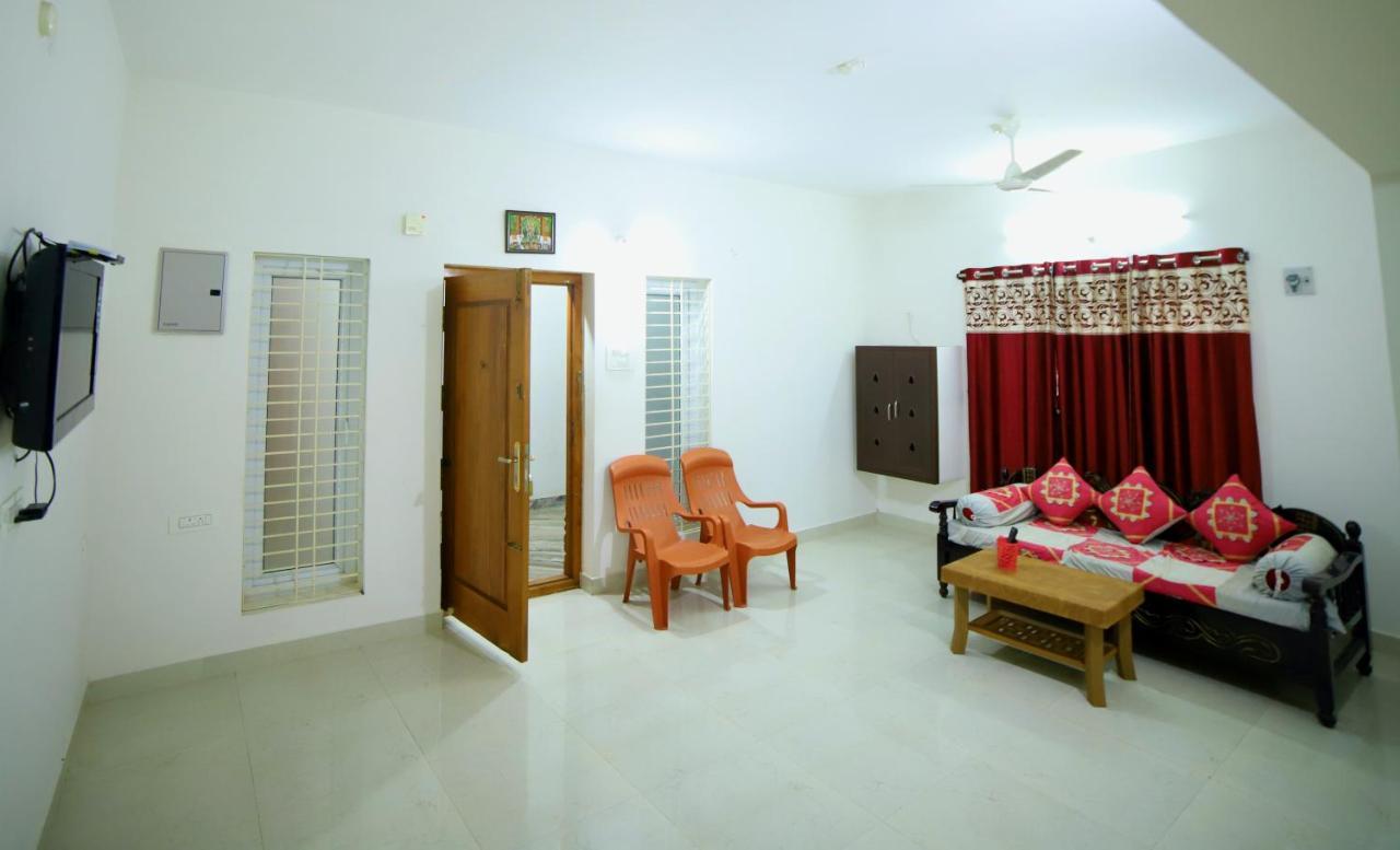 Truelife Homestays - Alamelu Avenue - Fully Furnished Ac 2Bhk Apartments In Tirupati - Walkable To Restaurants & Super Market - Fast Wifi - Kitchen - Easy Access To Airport, Railway Station, Sri Padmavathi & Tirumala Temple المظهر الخارجي الصورة