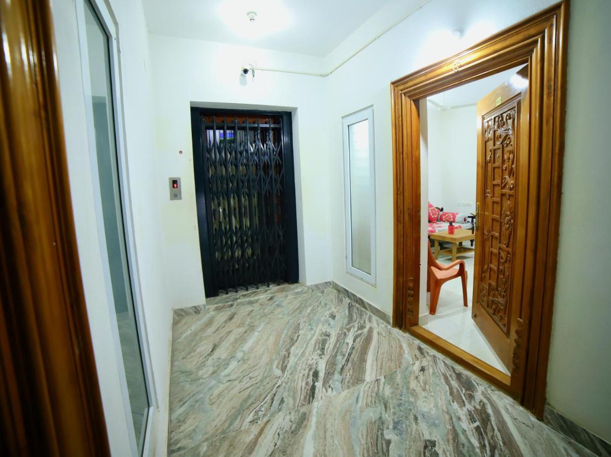 Truelife Homestays - Alamelu Avenue - Fully Furnished Ac 2Bhk Apartments In Tirupati - Walkable To Restaurants & Super Market - Fast Wifi - Kitchen - Easy Access To Airport, Railway Station, Sri Padmavathi & Tirumala Temple المظهر الخارجي الصورة