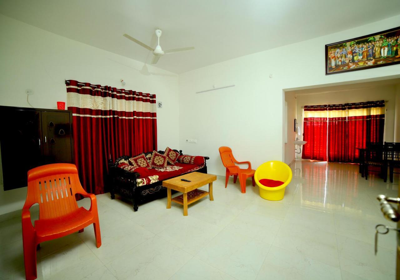 Truelife Homestays - Alamelu Avenue - Fully Furnished Ac 2Bhk Apartments In Tirupati - Walkable To Restaurants & Super Market - Fast Wifi - Kitchen - Easy Access To Airport, Railway Station, Sri Padmavathi & Tirumala Temple المظهر الخارجي الصورة