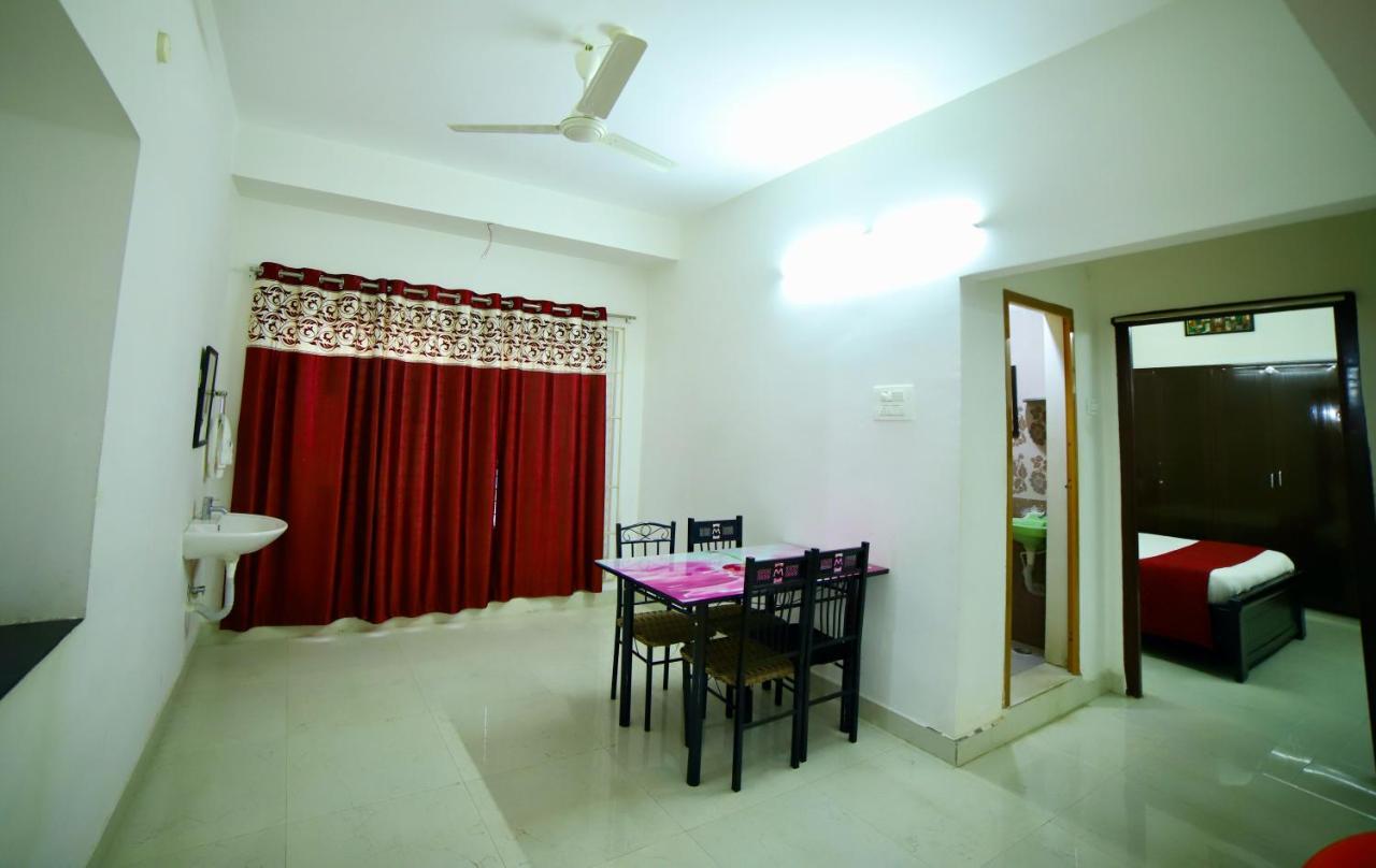 Truelife Homestays - Alamelu Avenue - Fully Furnished Ac 2Bhk Apartments In Tirupati - Walkable To Restaurants & Super Market - Fast Wifi - Kitchen - Easy Access To Airport, Railway Station, Sri Padmavathi & Tirumala Temple المظهر الخارجي الصورة