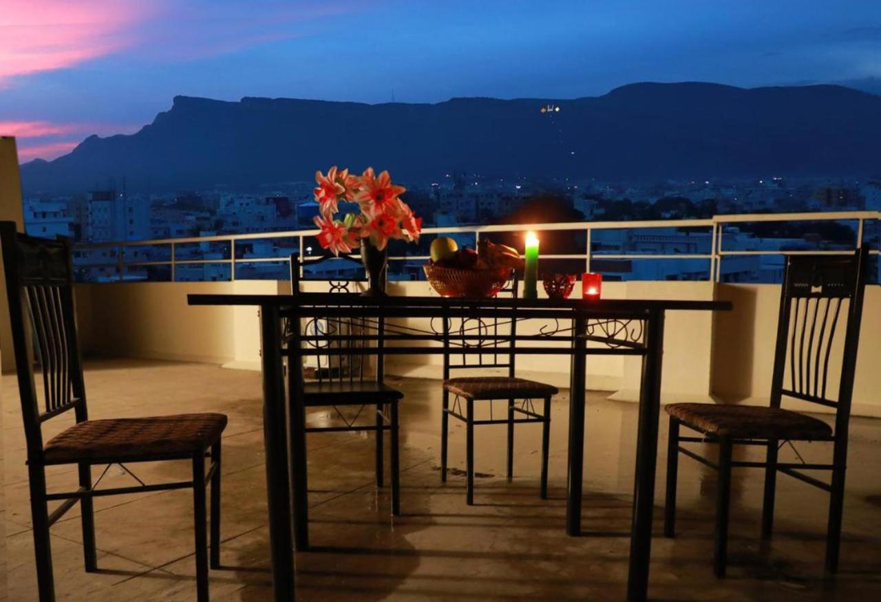 Truelife Homestays - Alamelu Avenue - Fully Furnished Ac 2Bhk Apartments In Tirupati - Walkable To Restaurants & Super Market - Fast Wifi - Kitchen - Easy Access To Airport, Railway Station, Sri Padmavathi & Tirumala Temple المظهر الخارجي الصورة
