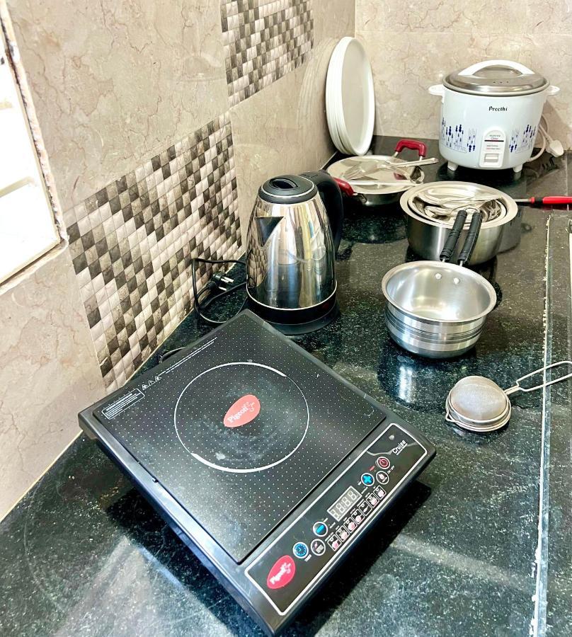 Truelife Homestays - Alamelu Avenue - Fully Furnished Ac 2Bhk Apartments In Tirupati - Walkable To Restaurants & Super Market - Fast Wifi - Kitchen - Easy Access To Airport, Railway Station, Sri Padmavathi & Tirumala Temple المظهر الخارجي الصورة